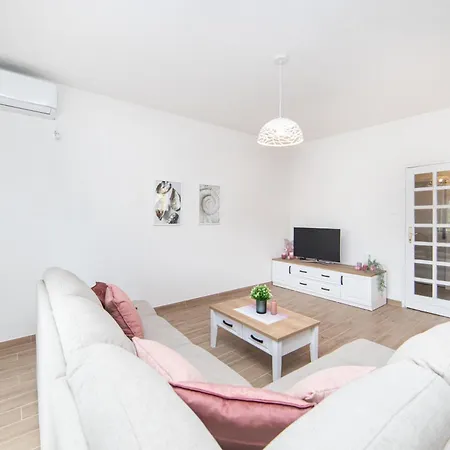 Lakeview Apartmán *