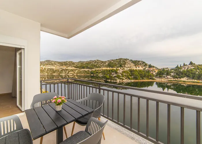 Apartment Lakeview Ploce (Dubrovnik-Neretva)